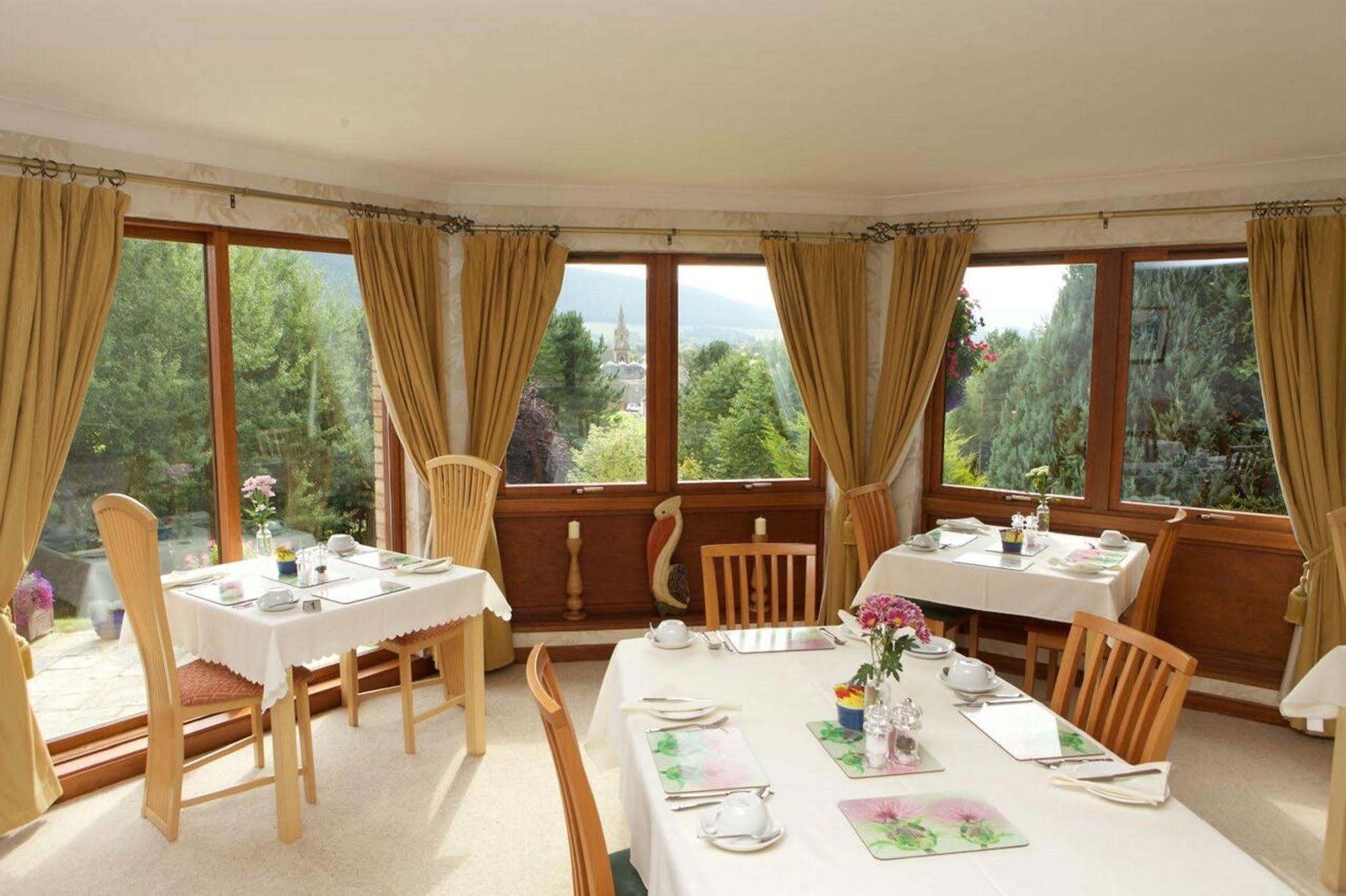 Glede Knowe Guest House Innerleithen Buitenkant foto